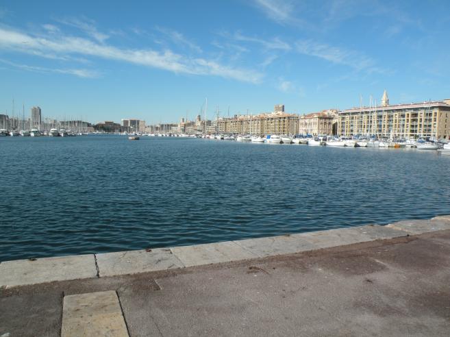  Le Vieux-Port vu depuis le Quai est